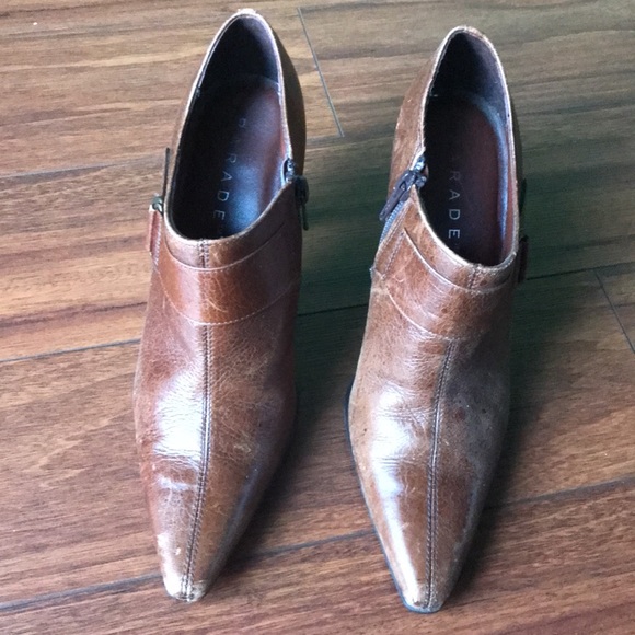 👠👠Parade Pointed Toe Heeled Booties👠👠 - Picture 2 of 11